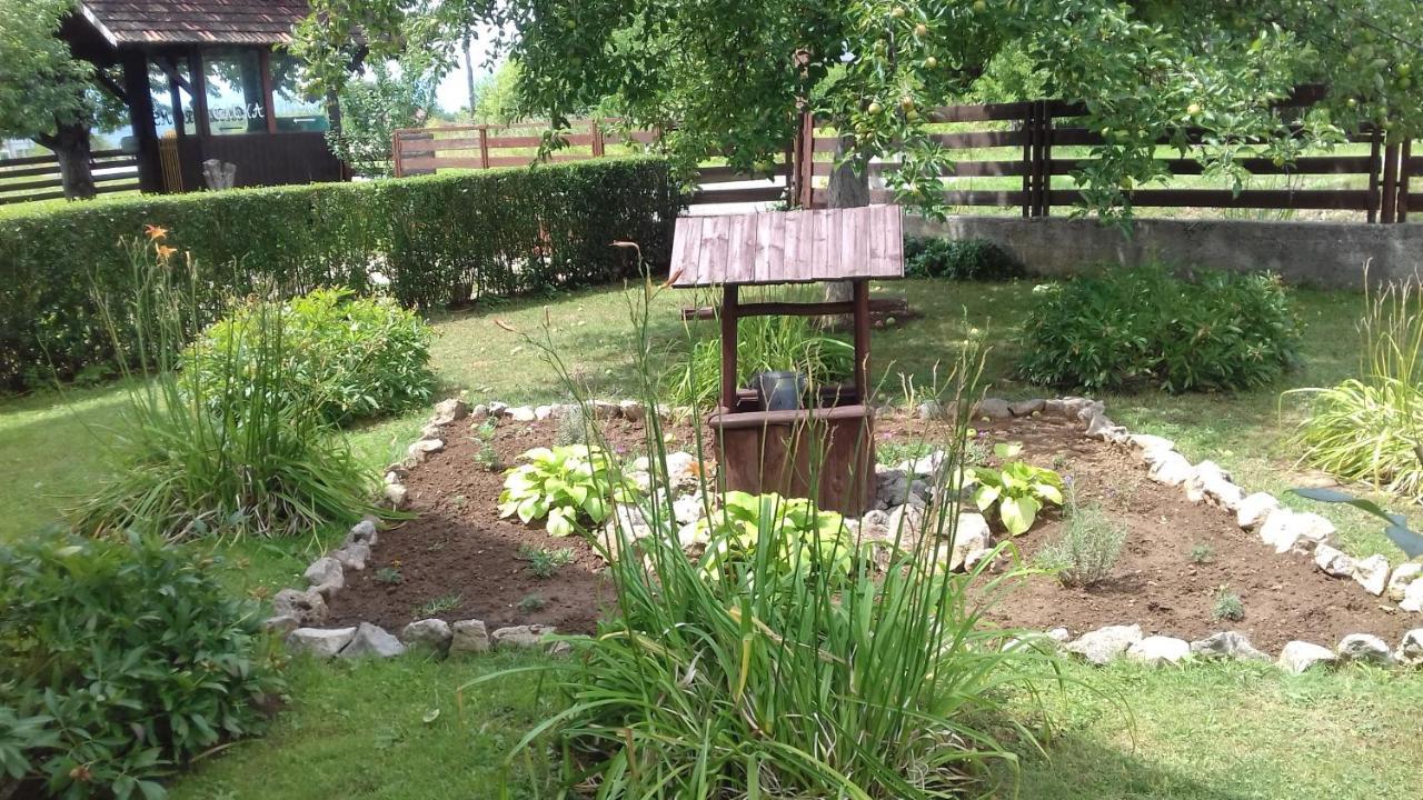 Gacka Rooms Vrhovine ภายนอก รูปภาพ