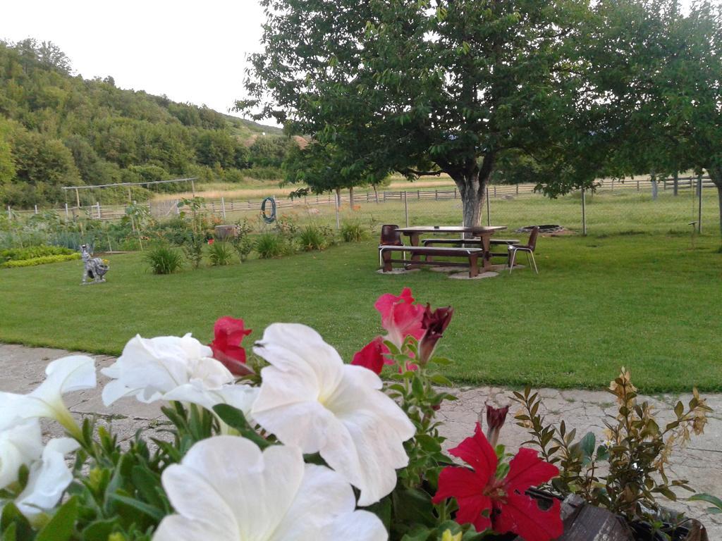 Gacka Rooms Vrhovine ภายนอก รูปภาพ
